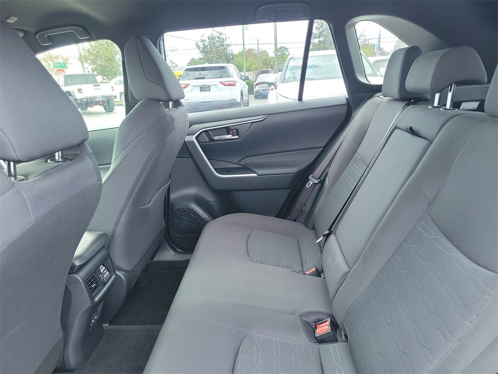 2023 Toyota RAV4 Hybrid SE