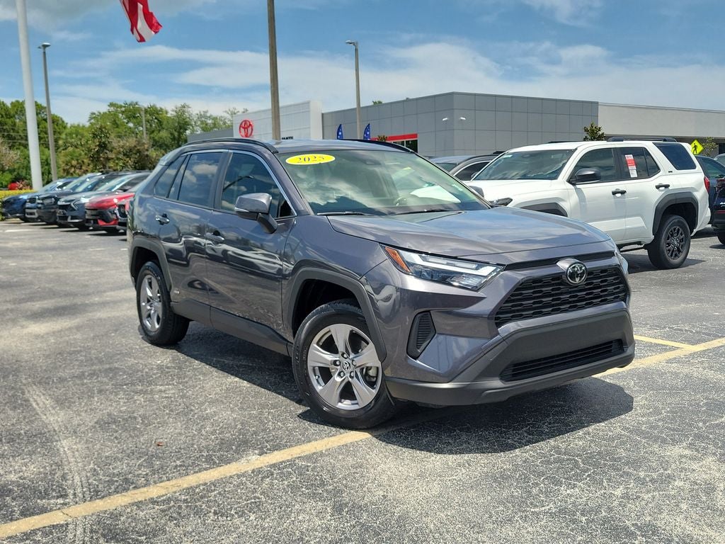2025 Toyota RAV4 Hybrid XLE