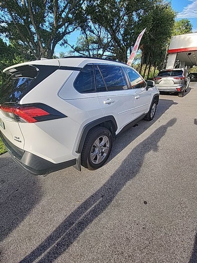 2022 Toyota RAV4 Hybrid XLE