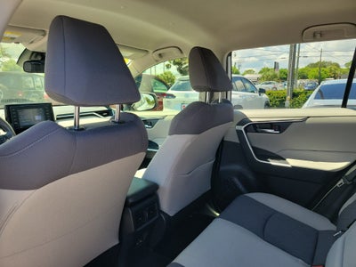 2022 Toyota RAV4 Hybrid XLE