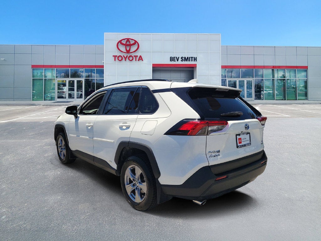 2022 Toyota RAV4 Hybrid XLE