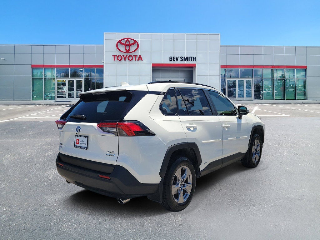 2022 Toyota RAV4 Hybrid XLE