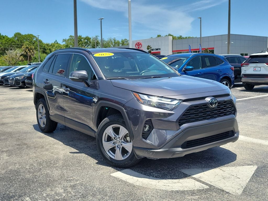 2025 Toyota RAV4 Hybrid XLE