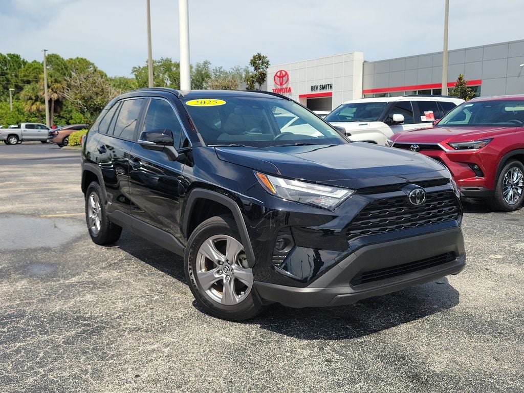 2025 Toyota RAV4 Hybrid XLE