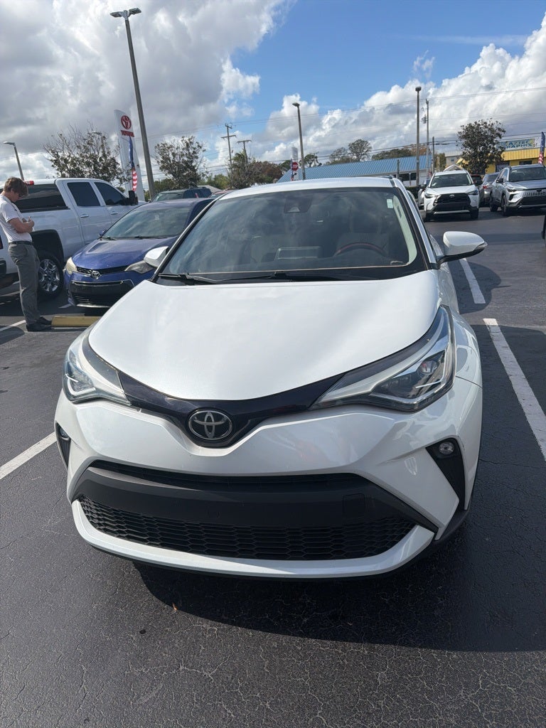 2022 Toyota C-HR XLE
