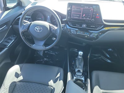 2022 Toyota C-HR XLE