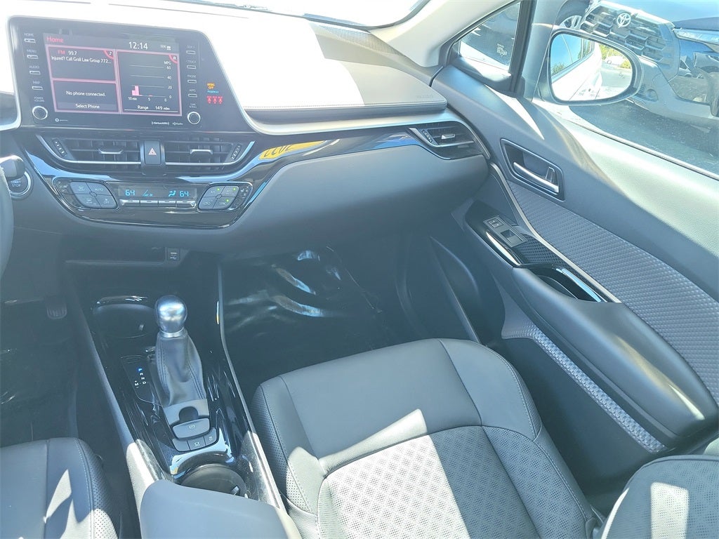 2022 Toyota C-HR XLE