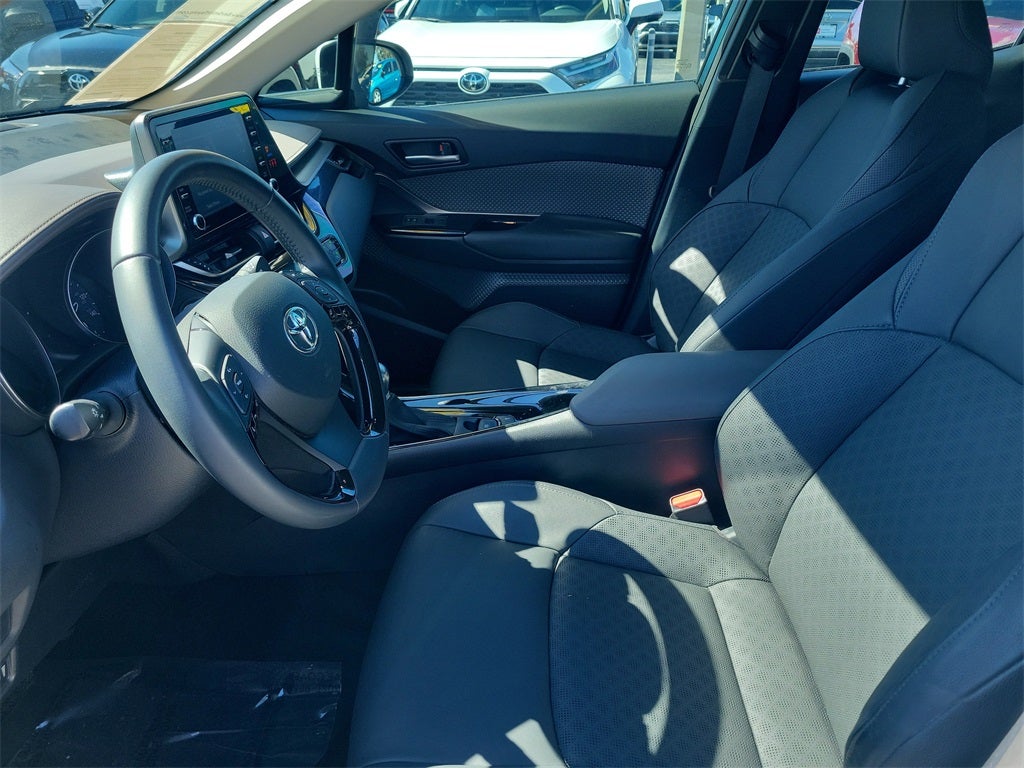 2022 Toyota C-HR XLE