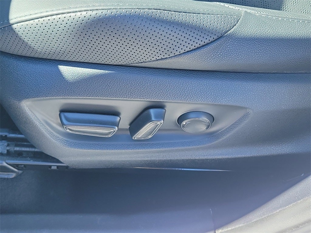 2022 Toyota C-HR XLE