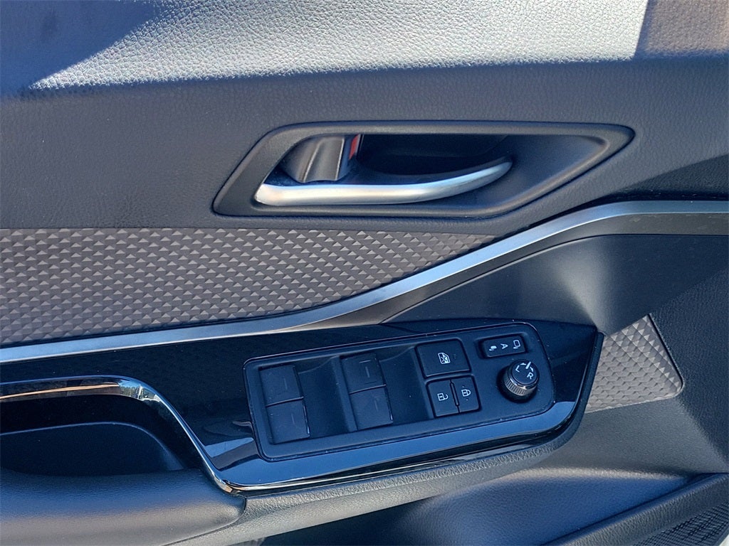 2022 Toyota C-HR XLE