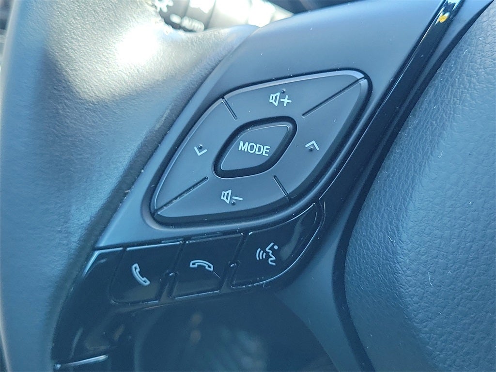 2022 Toyota C-HR XLE