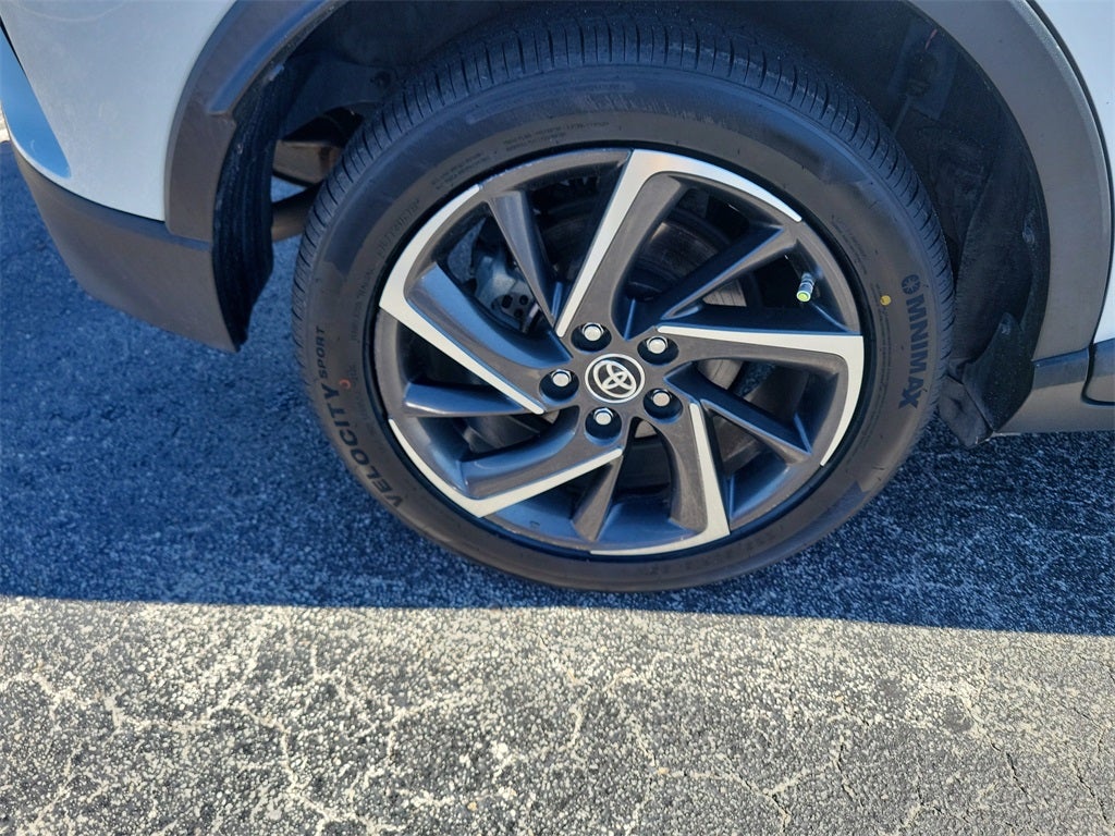 2022 Toyota C-HR XLE