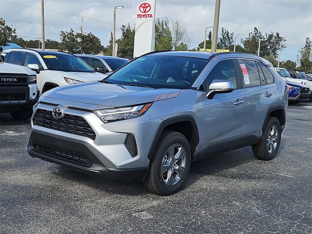 2025 Toyota RAV4 XLE