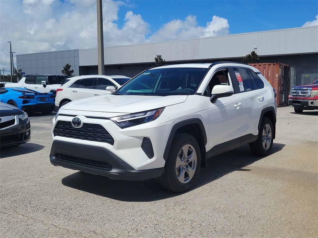2025 Toyota RAV4 XLE