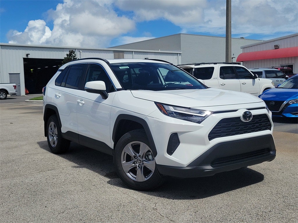 2025 Toyota RAV4 XLE