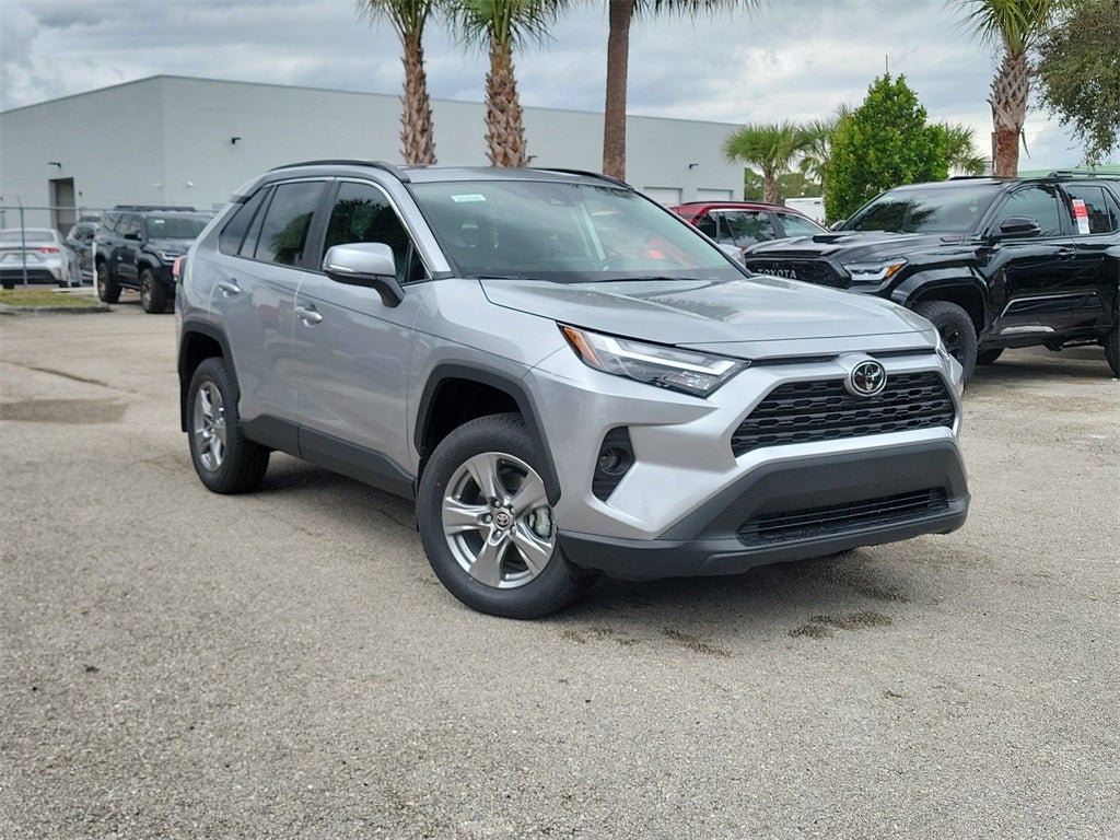 2025 Toyota RAV4 XLE