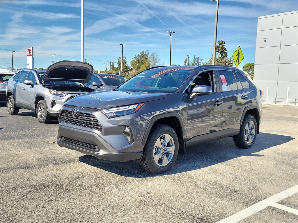2025 Toyota RAV4 XLE