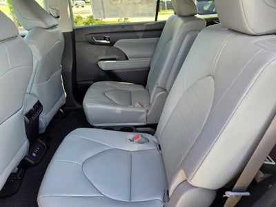 2026 Toyota Highlander XLE