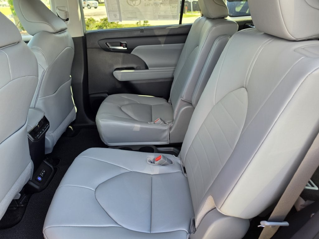 2026 Toyota Highlander XLE