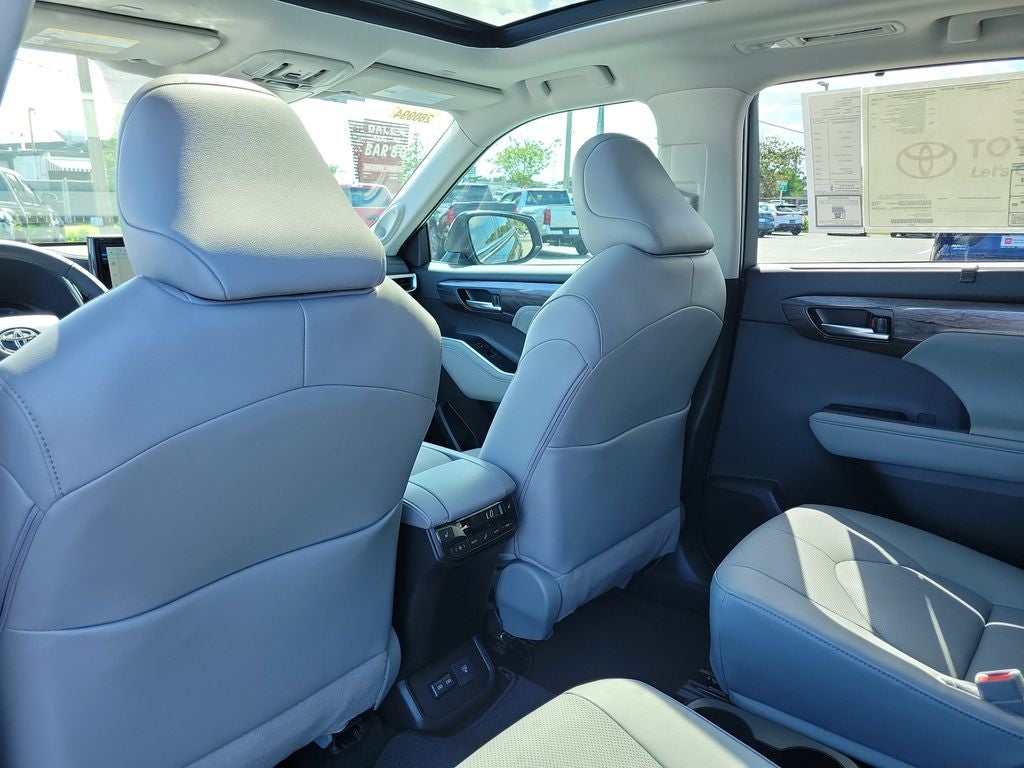 2026 Toyota Highlander Platinum
