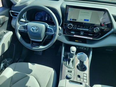 2026 Toyota Highlander Platinum