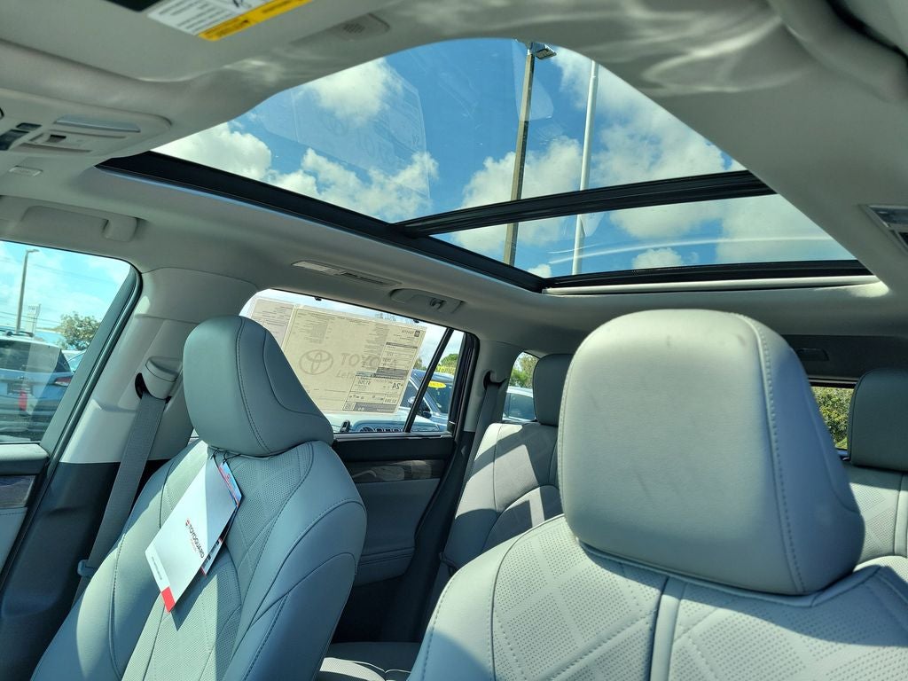 2026 Toyota Highlander Platinum
