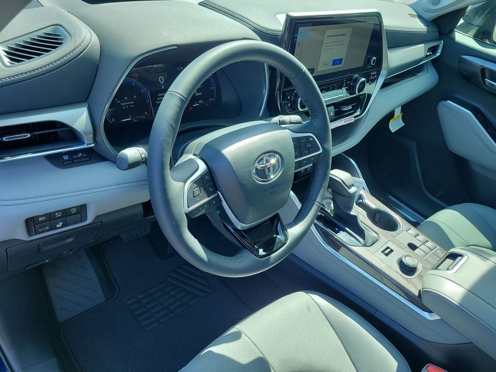 2026 Toyota Highlander Platinum