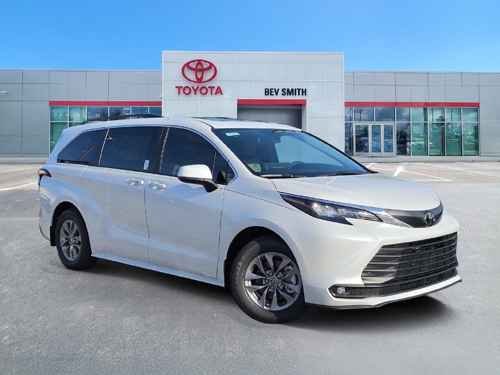 2026 Toyota Sienna XLE