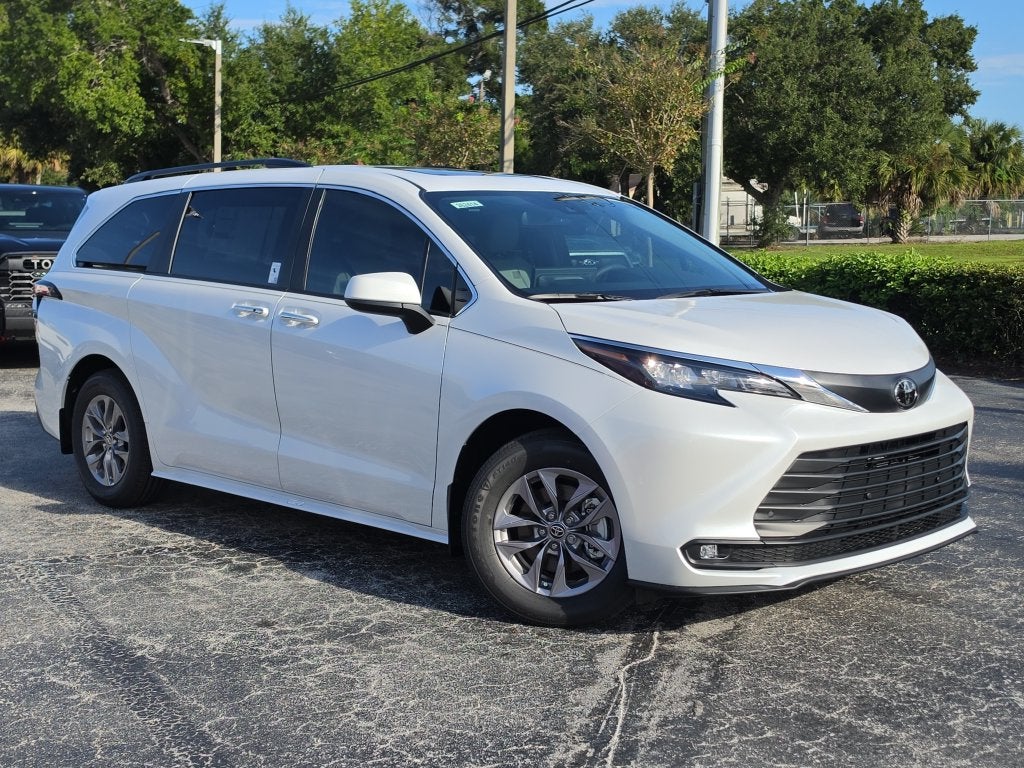 2026 Toyota Sienna XLE