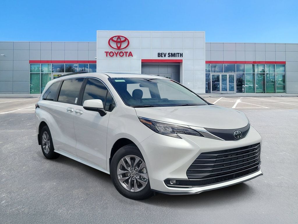 2026 Toyota Sienna XLE