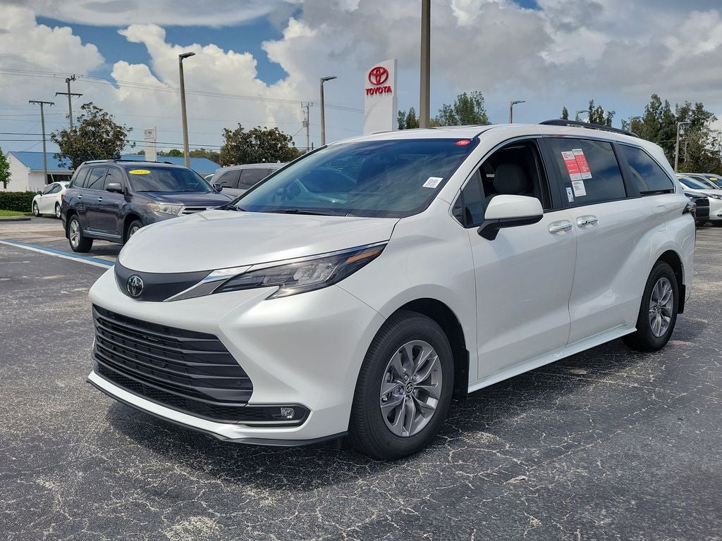 2026 Toyota Sienna XLE