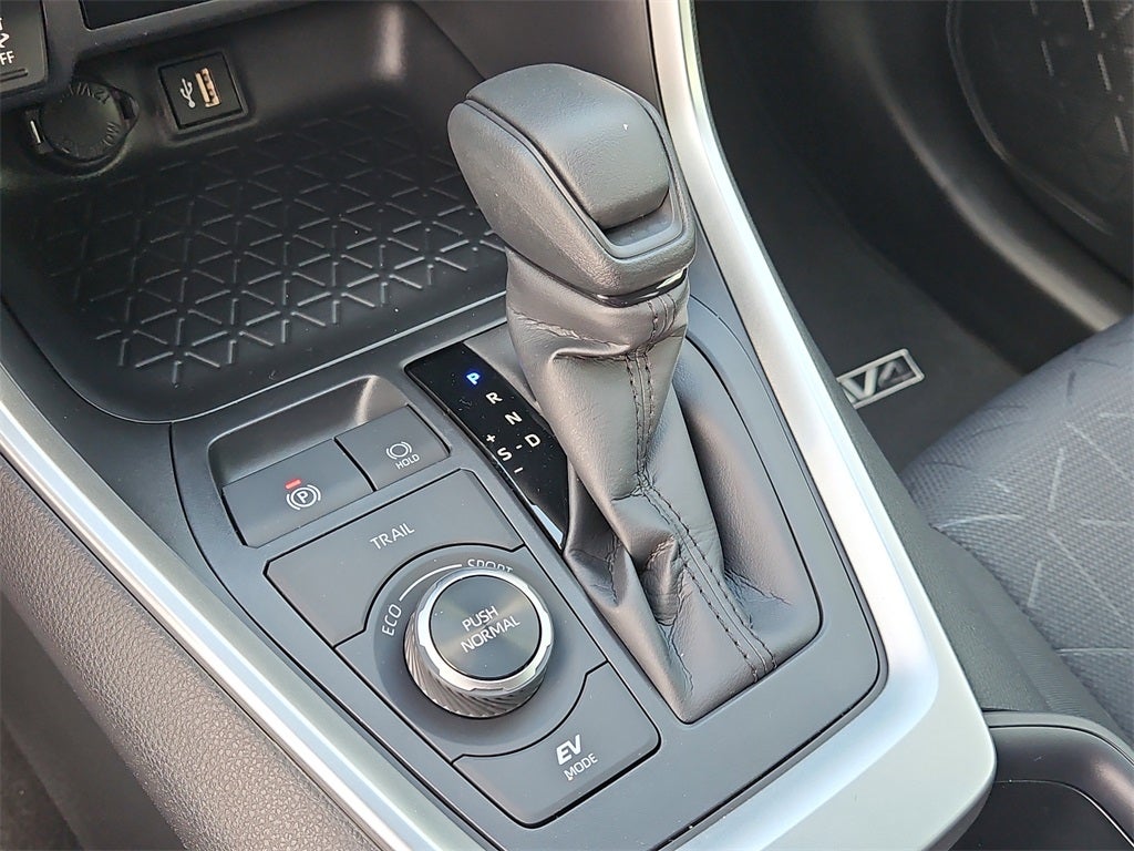 2025 Toyota RAV4 Hybrid Hybrid XLE