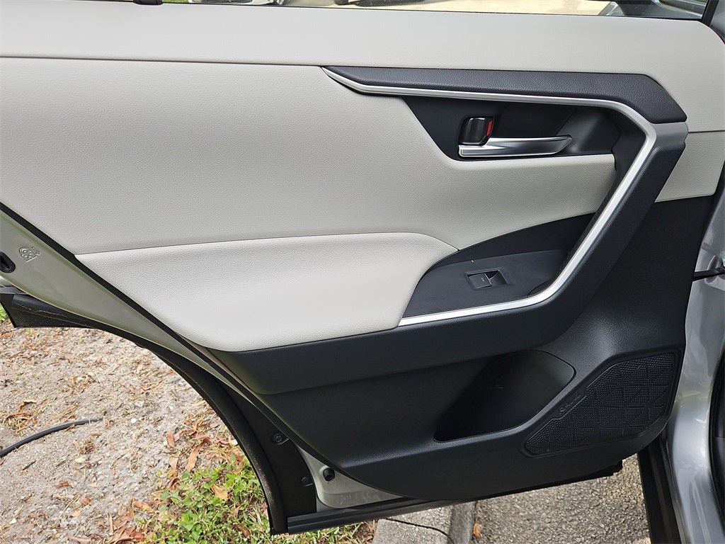 2025 Toyota RAV4 Hybrid Hybrid XLE